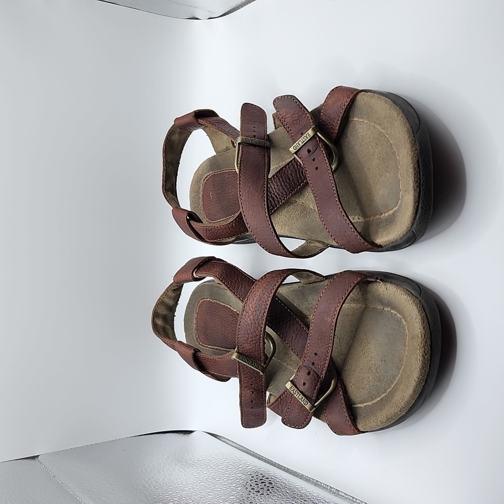 Eastland brown leather size 9 adjustable sandals